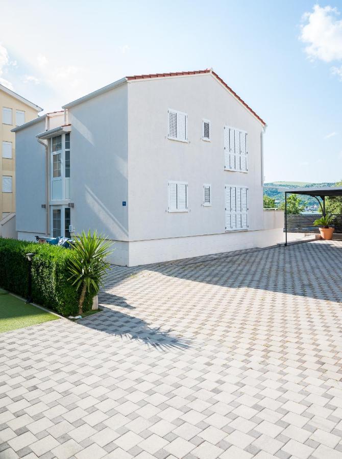 Vdl Apartments Trogir Buitenkant foto